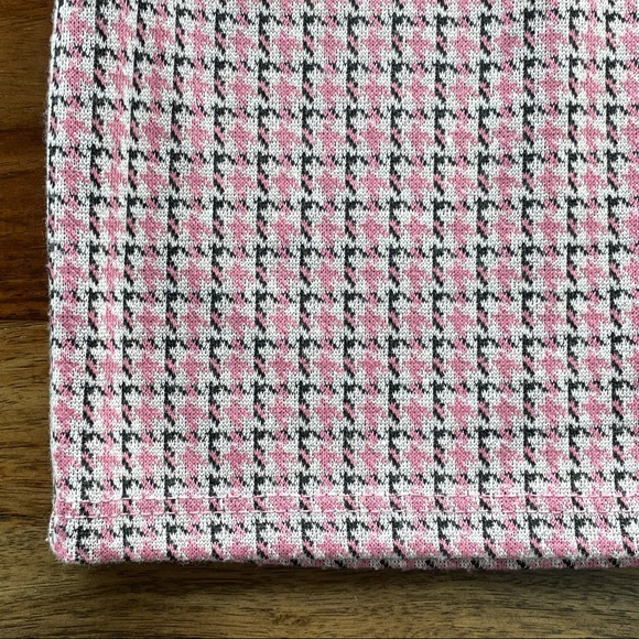 2/$30 Houndstooth cropped knit top S - Picture 2 of 5